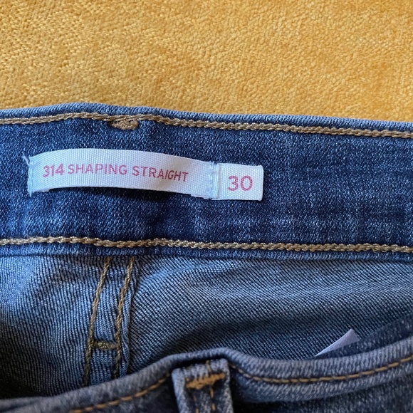 Levi’s 314 Shaping Straight , Size 30 Jeans - Picture 3 of 5